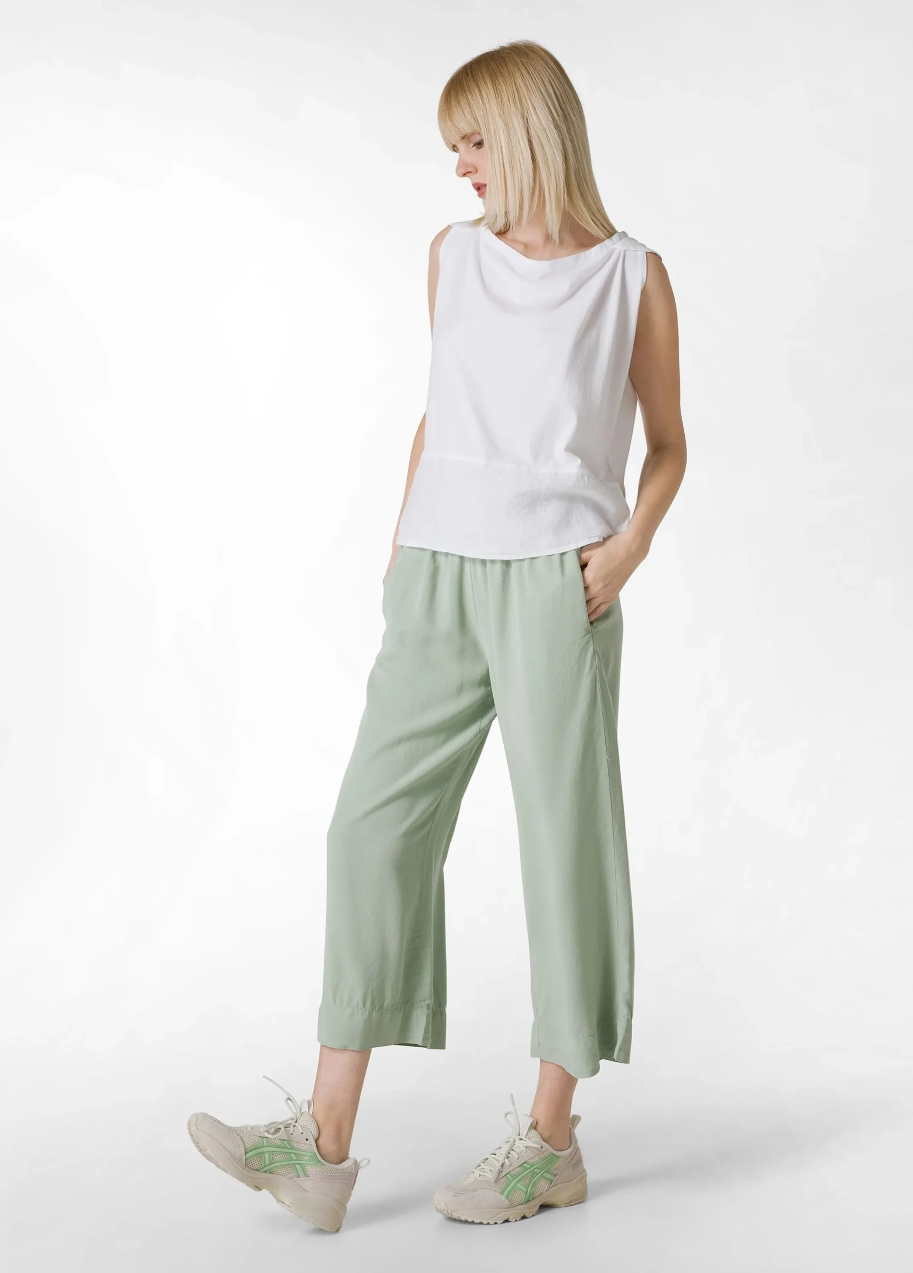Best Sale Pantalone Cropped In Twill Tencel Verde Donna Pantaloni