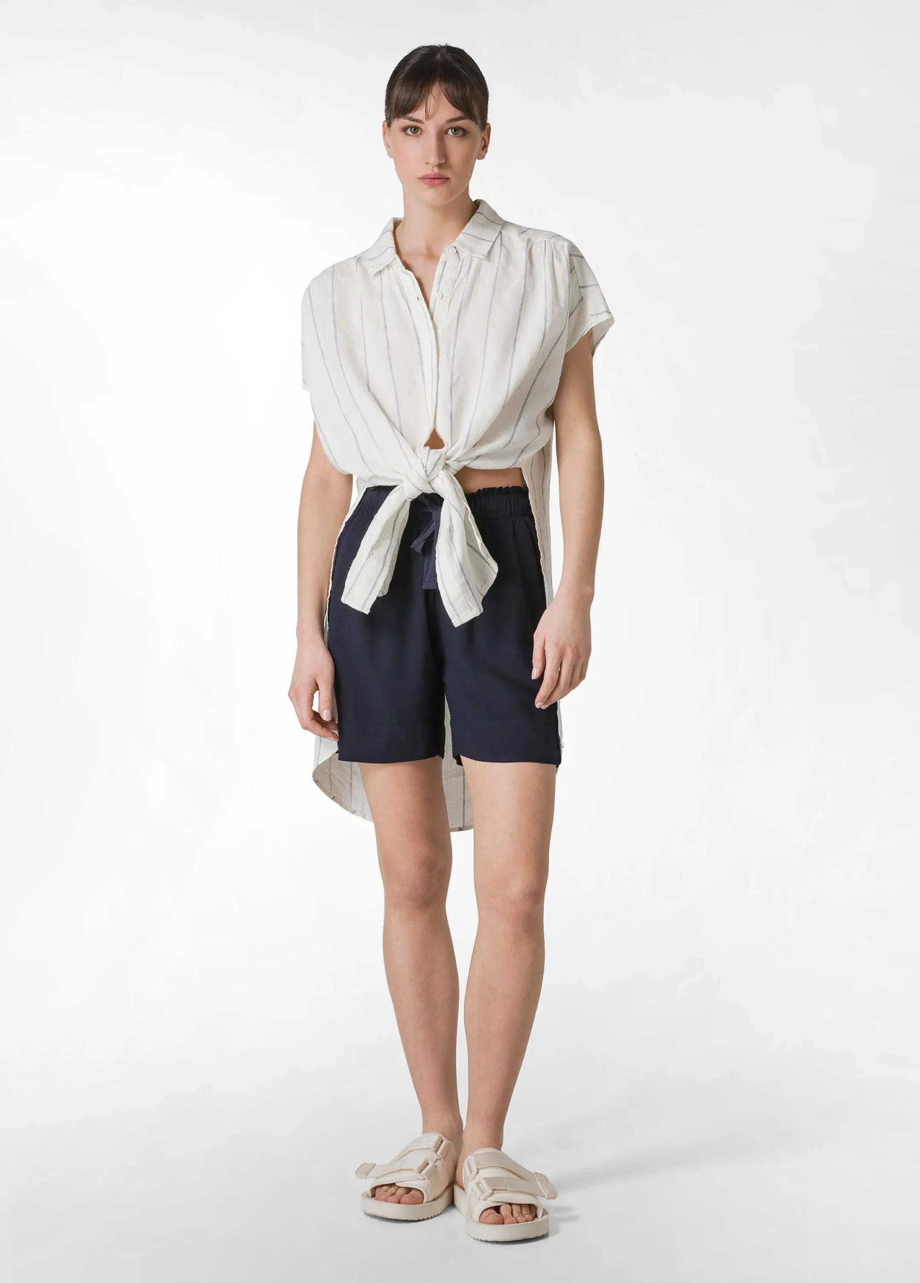 Outlet Shorts In Viscosa Crepe Blu Donna Bermuda