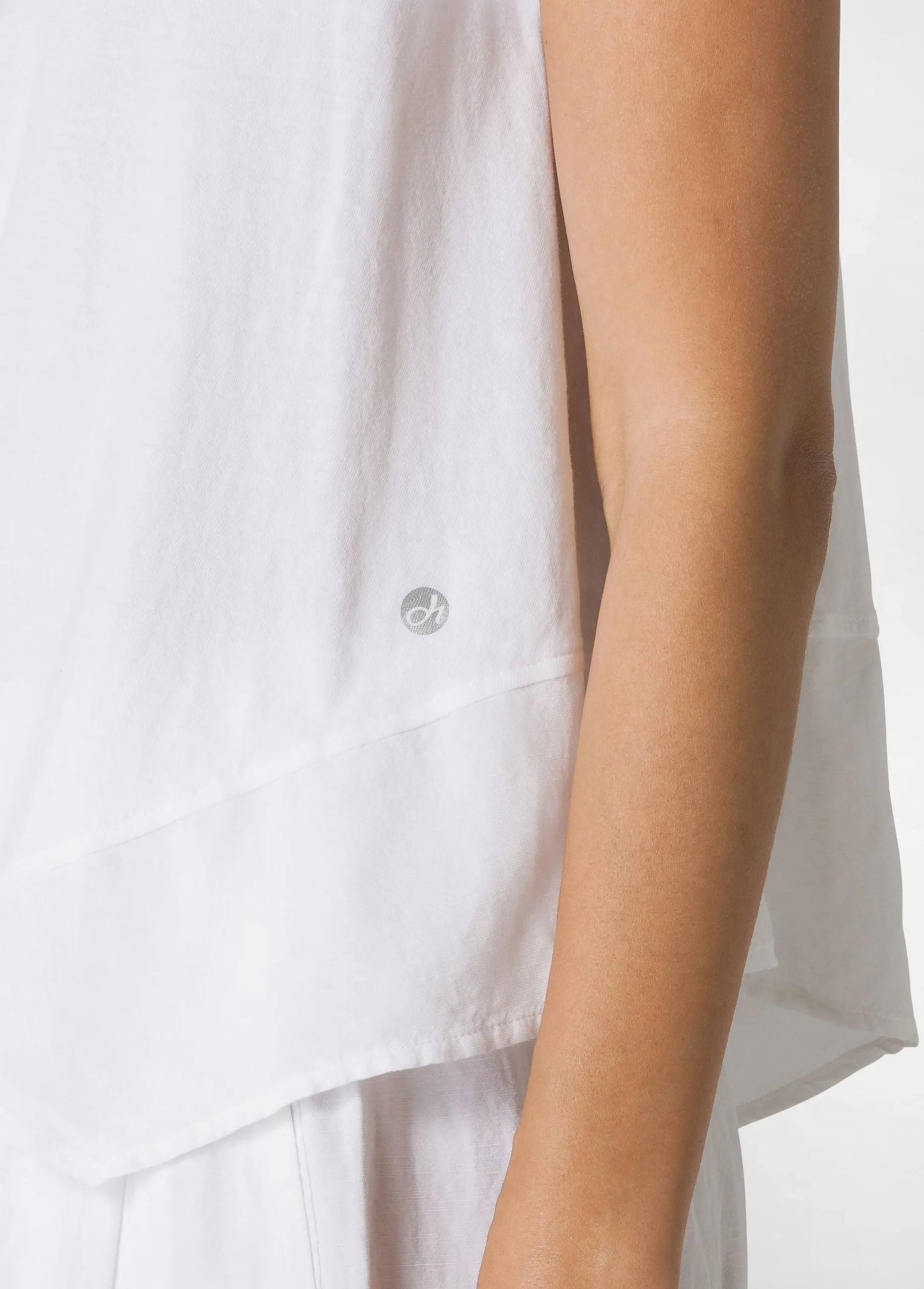 Sale T-Shirt Assimetrica Con Inserti In Lino Bianco Donna Top & T-Shirts